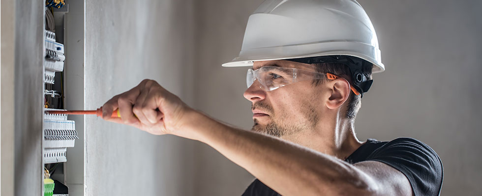 استخدام به عنوان کارآموز مهندسی برق کارآموز مهندسی برق